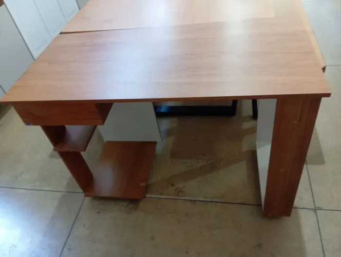 Escrivaninha nova em oferta