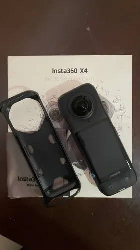 Insta360 X4