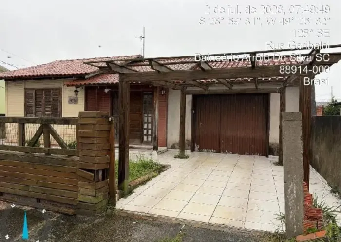 Imóvel para venda tem 61 metros quadrados com 3 quartos em Centro - Balneário Arroio do Si