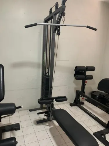 EQUIPAMENTOS DE ACADEMIA À VENDA