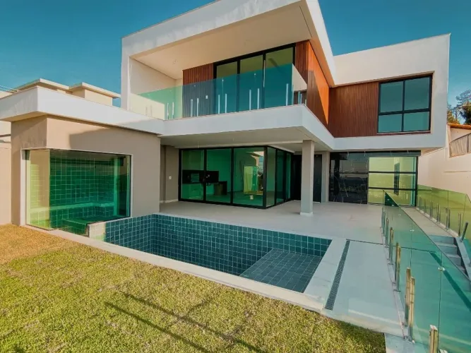 Casa com 4 quartos à venda, 650 m² por R$ 3.490.000 - Granville - Juiz de Fora/MG