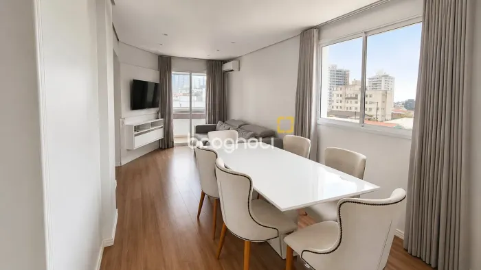 Apartamento mobiliado com 3 quartos e varanda com churrasqueira