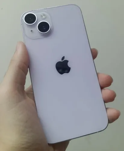 iPhone 14 lilás semi novo 128GB com garantia