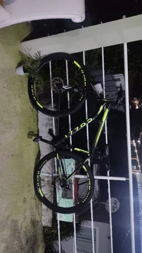 Vende-se essa bicicleta aro 29 nova