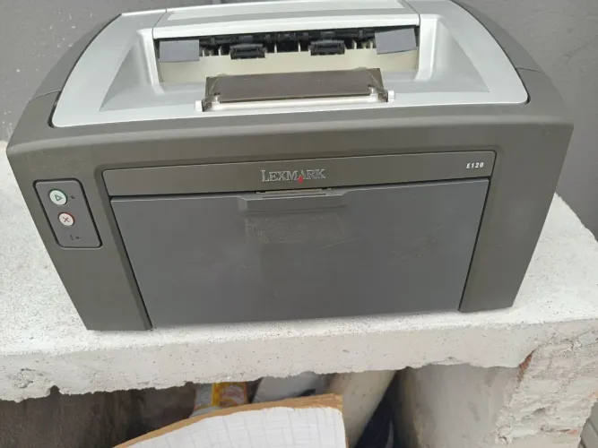 Vendo impressora Lexmark E120(compatível com Windows 8 para baixo)