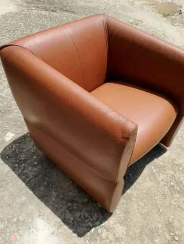 poltrona de couro 