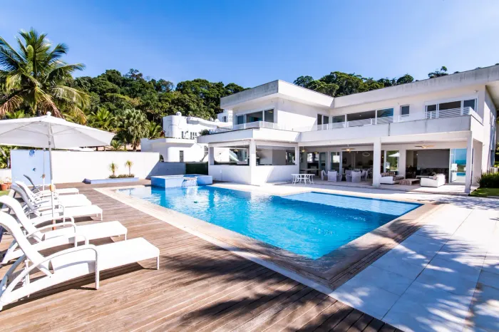 Casa à venda no Condominio Cocanha em Caraguatatuba - SP.