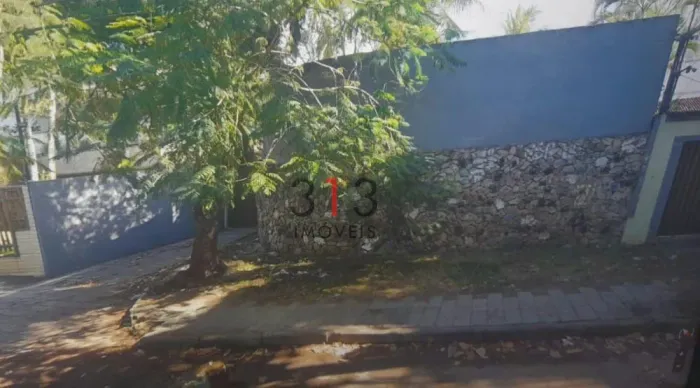 128205 Terreno de 830m2 com casa semi construida Oportunidade para investidores Localizado