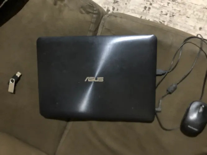 Vendo notebook Asus 