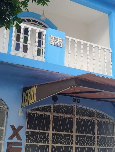 Alugo ótima casa no prado , ótima localização , 3 quartos sendo um suite , toda na lage.