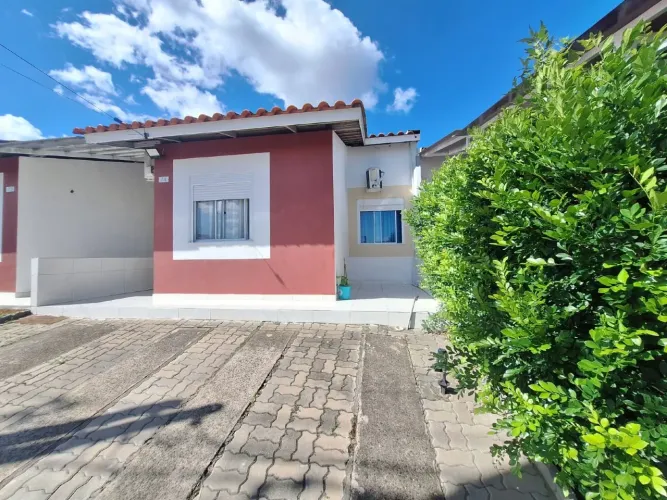 Linda casa à venda no Condomínio Terra Nova 2, em Alvorada