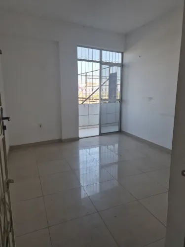 Locação! Apartamento lirio do vale.