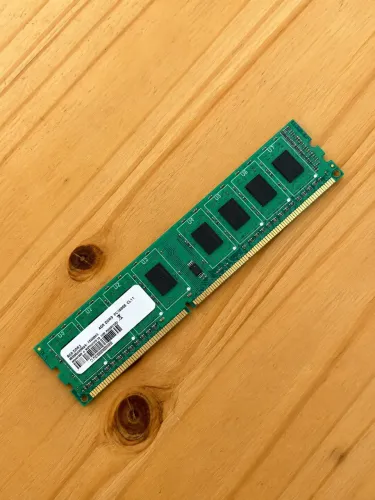 Memória RAM DDR3 4GB