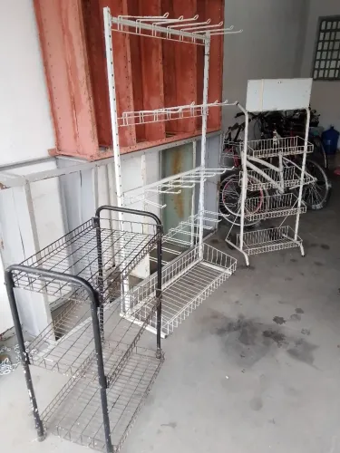 Prateleiras!! Pra Mercearia Bar Mercado, preço a negociar!