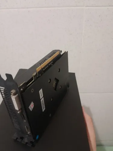 Placa de video RADEON RX 550 4GB pcyes seminova