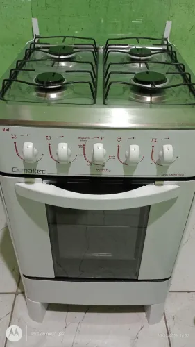 Fogão Esmaltec 4 bocas e forno OK funcionando perfeitamente FAÇO ENTREGA