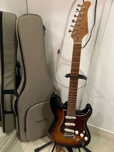 Guitarra Benson Hardy 901 Stratocaster (Sunburst) + Bag Original Benson