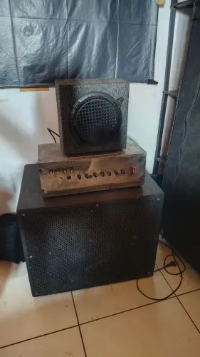 Caixa passiva e cabeçote de contrabaixo , preço pra se desfazer , pois vale o dobro !