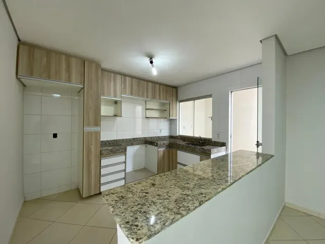 Casa com 2 suítes no Condomínio Vila Vigilato