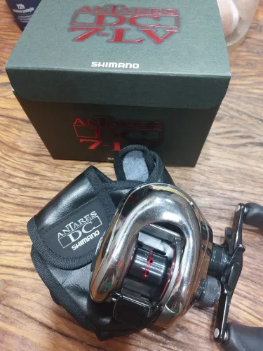 Carretilha Shimano Antares DC7 LV- Leia