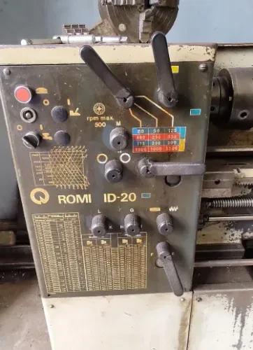 Torno Mecânico Romi ID-20 (350mm x 1000mm) - Completo