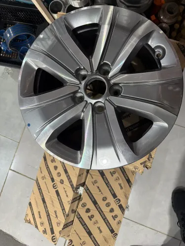 Roda original Fiat Toro aro 16 liga leve - 3 unidades