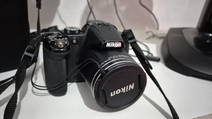 Câmera profissional NIKON