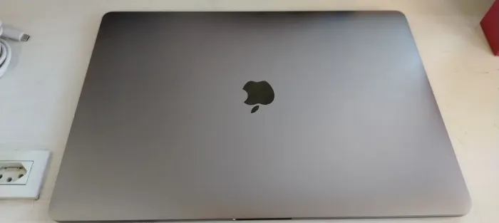 Macbook  core i9 32gb 512gb Touch Bar 15" top garantia 6 meses 
