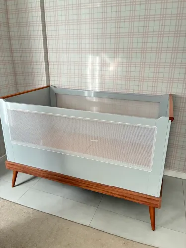 Berço em MDF vira mini cama- LEIA A DESCRIÇÃO 