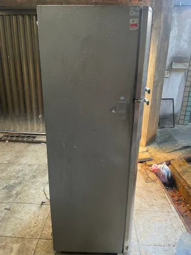 Geladeira Eletrolux inox para retirada peças ou reparo