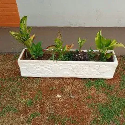 Jardineira em concreto grande