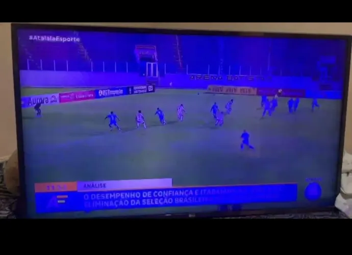 Vende -se TV de 43 polegadas