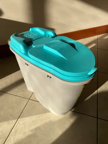 Porta-ração Dispenser Home Plast Pet 25 L Dispenser de ração 25L (11kg)