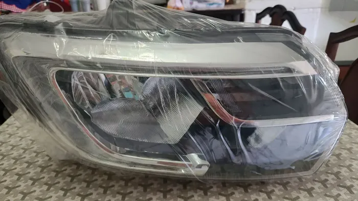 Farol Renault Logan e Sandero