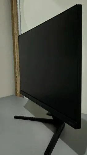 Monitor Philips Evnia 24", 180hz ?