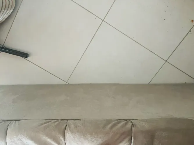Baú grande e sem nenhum rasgado