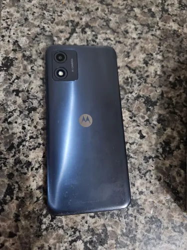 Moto e 13