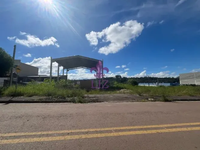 Excelente terreno industrial com barracão em construção em ótima localização no CICAMP