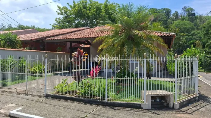 Casa condomínio Portal do Vale Piraí/RJ | 3 quartos, piscina e área de lazer.