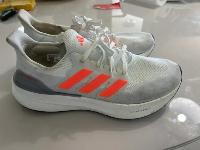 Tênis Adidas Ultrabooster
