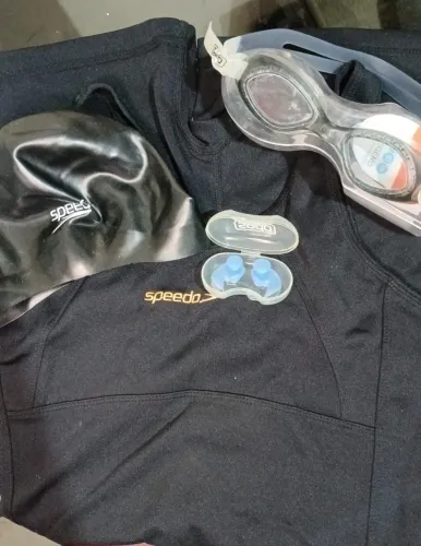 Kit Natação Speedo - Maiô, Óculos, Touca e Protetor Auricular