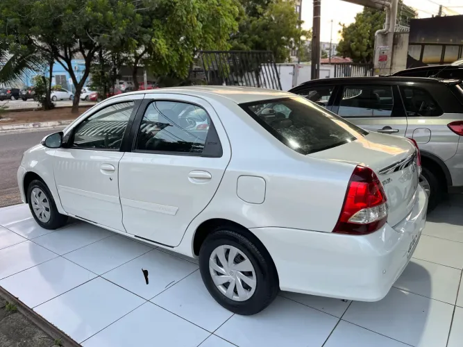 Toyota Etios X Plus Sedan 1.5 Flex 16V 4P Mec. 2019