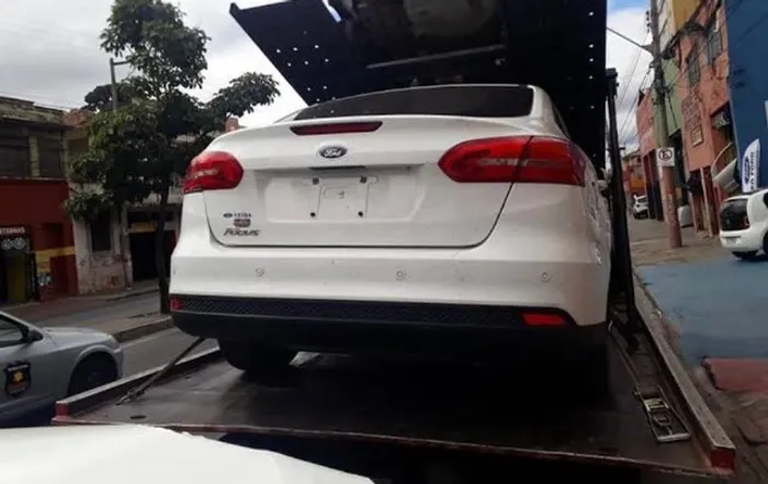 Sucata Focus sedan 