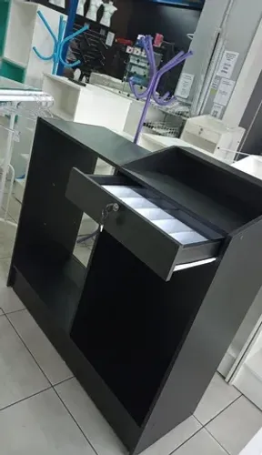 Móveis para loja/ fábrica própria 