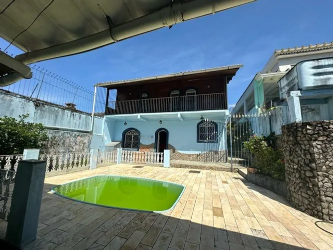 CASA COM 2 PAVIMENTOS A VENDA EM MURIQUI.