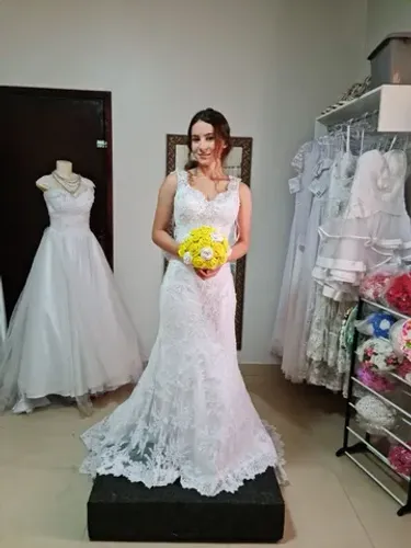 Aluguel de lindos vestidos de noiva com preços imbatíveis. 