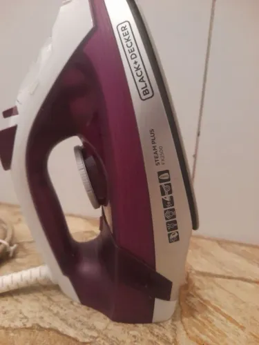 Ferro à vapor Black +decker