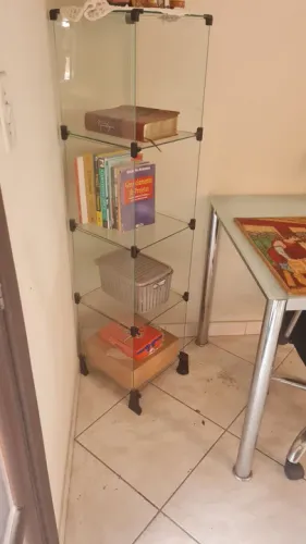 Novo Estante de vidro com 4 módulos podendo aumentar 