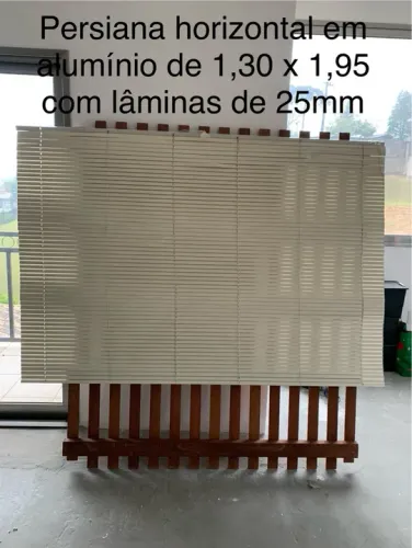 Persiana Horizontal em alumínio com lâminas de 25mm