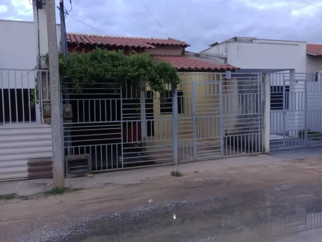 Casa 2/4 a 3min da prefeitura, Luís Eduardo Magalhães 